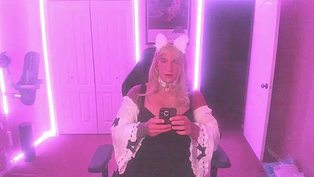 Snapshot of Sissydream124 chatting on February 2026 02:15:02 AM Sissydream124 online show from February 2026 02:15:02 AM