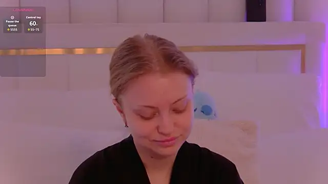 MollyHilton online show from February 2026 06:03:02 PM