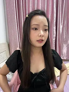 BIGBABYYEYE online show from July 2026 01:04:02 PM