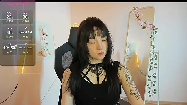 AliceeinWonderlanddd online show from May 2026 02:06:01 AM