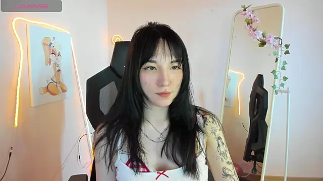 AliceeinWonderlanddd online show from May 2026 05:24:02 AM