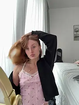 Snapshot of madlynn chatting on February 2026 11:42:02 AM madlynn online show from February 2026 11:42:02 AM