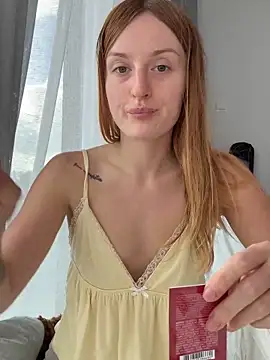 Snapshot of madlynn chatting on February 2026 08:08:02 AM madlynn online show from February 2026 08:08:02 AM