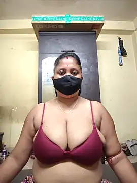 Curvy Trisha online show from May 2026 02:33:01 PM