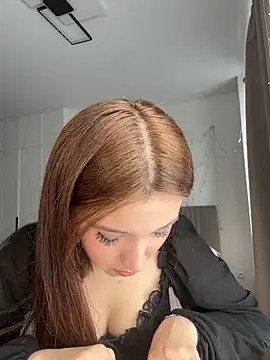 Anna Elfii online show from May 2026 07:26:02 AM