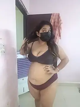 Snapshot of Aliya_Hott chatting on June 2026 06:07:02 AM Aliya Hott online show from June 2026 06:07:02 AM
