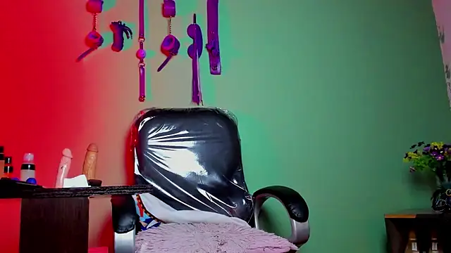 Snapshot of hazz_smith_ chatting on February 2026 05:35:02 PM hazz smith online show from February 2026 05:35:02 PM