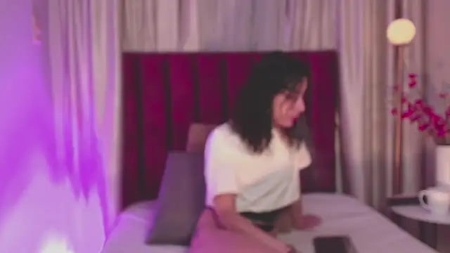 Snapshot of AylaStone chatting on February 2026 06:27:01 PM AylaStone online show from February 2026 06:27:01 PM