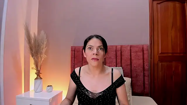 AnnaBroooks online show from July 2026 11:33:01 PM