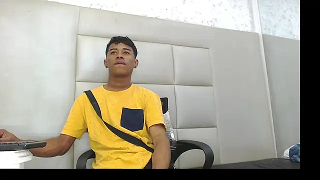 Snapshot of TonnyMarck chatting on February 2026 02:52:02 AM TonnyMarck online show from February 2026 02:52:02 AM