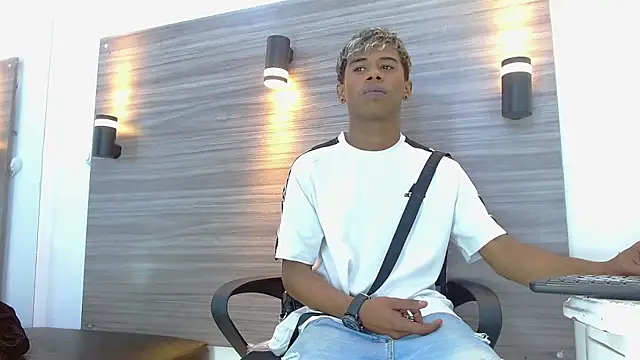 TonnyMarck online show from March 2026 05:52:02 AM