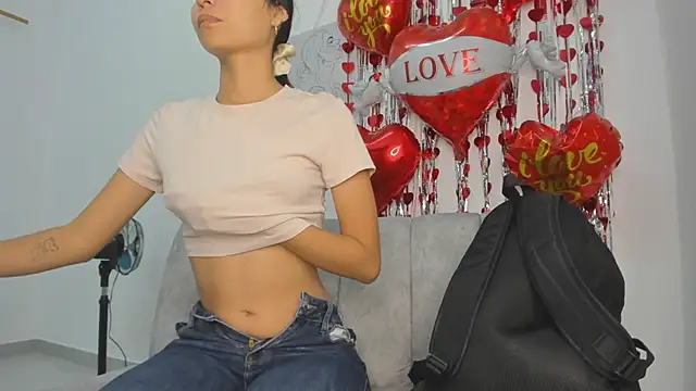 velvetluna  online show from February 2026 11:11:01 AM