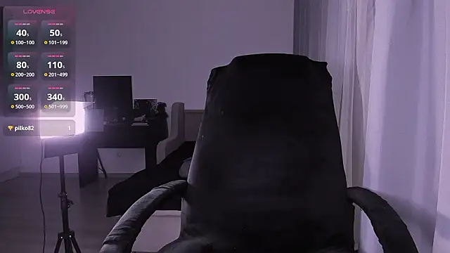 Snapshot of tributetomyluxury chatting on February 2026 05:46:02 PM tributetomyluxury online show from February 2026 05:46:02 PM