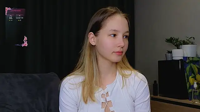 Snapshot of y0ur_sunshinee chatting on February 2026 09:58:01 PM y0ur sunshinee online show from February 2026 09:58:01 PM