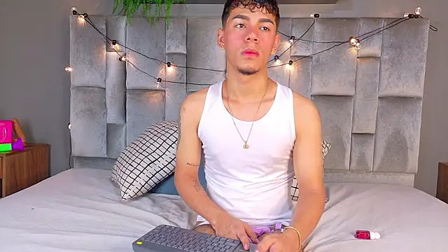 Duolistt   online show from February 2026 11:52:01 AM