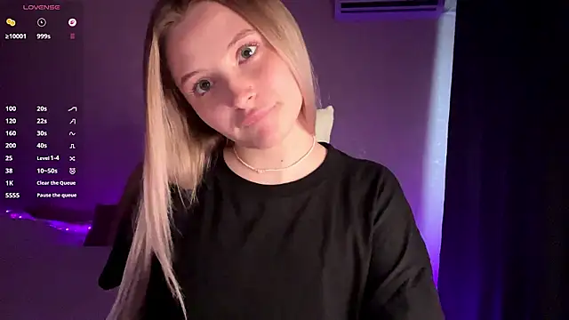 Snapshot of VibeVi chatting on February 2026 01:11:01 PM VibeVi online show from February 2026 01:11:01 PM