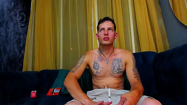 Snapshot of _angel_rivera chatting on February 2026 01:11:01 AM angel rivera online show from February 2026 01:11:01 AM