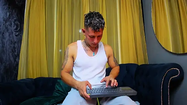 Snapshot of _angel_rivera chatting on February 2026 11:36:02 PM angel rivera online show from February 2026 11:36:02 PM