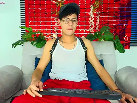 Snapshot of ThiiagoSaeenz chatting on February 2026 02:46:02 PM ThiiagoSaeenz online show from February 2026 02:46:02 PM