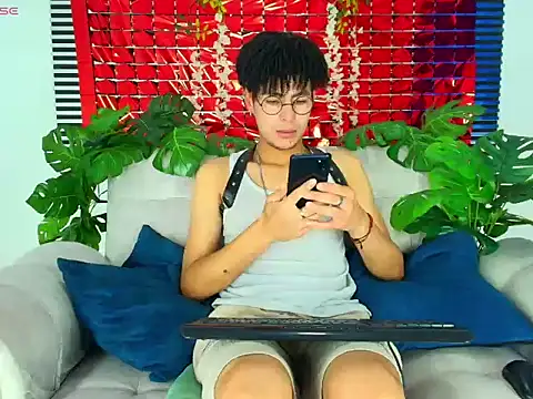 Snapshot of ThiiagoSaeenz chatting on February 2026 03:31:02 PM ThiiagoSaeenz online show from February 2026 03:31:02 PM