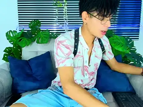 ThiiagoSaeenz online show from March 2026 05:07:02 PM