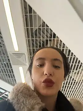 Snapshot of MiaTee chatting on February 2026 04:20:01 AM MiaTee online show from February 2026 04:20:01 AM