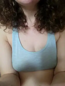 Snapshot of Isa363636 chatting on February 2026 03:52:01 PM Isa363636 online show from February 2026 03:52:01 PM