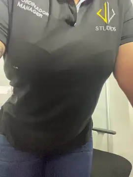 Nahomy Benett online show from February 2026 11:42:02 AM