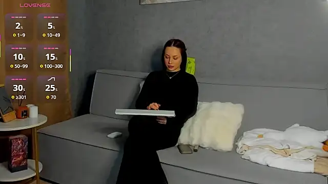 Snapshot of aelin_day chatting on February 2026 06:42:02 AM aelin day online show from February 2026 06:42:02 AM