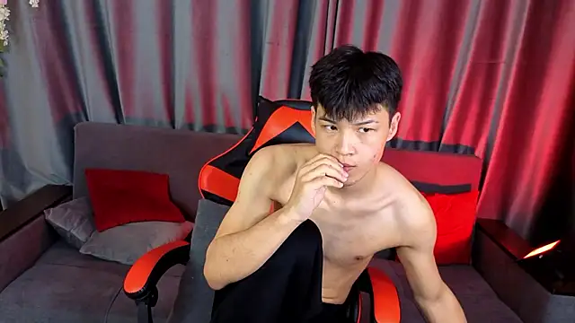 Snapshot of XanneLL chatting on February 2026 01:33:02 PM XanneLL online show from February 2026 01:33:02 PM