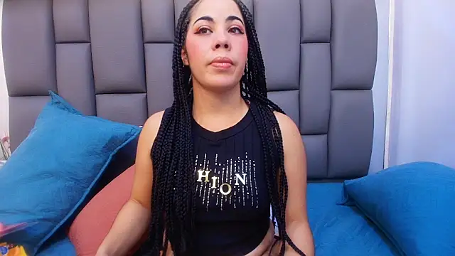 melany roberts  online show from May 2026 03:03:02 AM