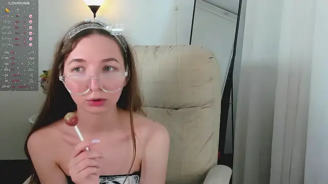 Snapshot of Barbi_kisses chatting on February 2026 06:26:01 AM Barbi kisses online show from February 2026 06:26:01 AM