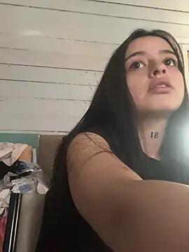 vainillasuave online show from April 2026 03:05:01 PM