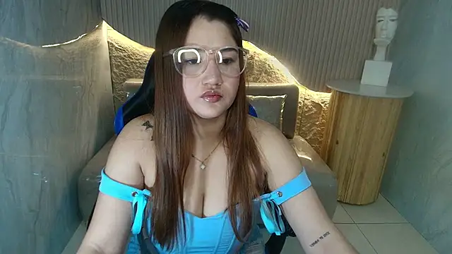 Naomi gold r online show from February 2026 01:04:02 PM