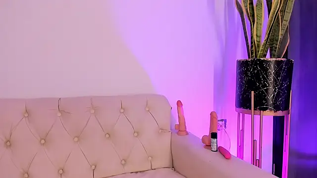 liorah wolf online show from February 2026 07:53:02 PM