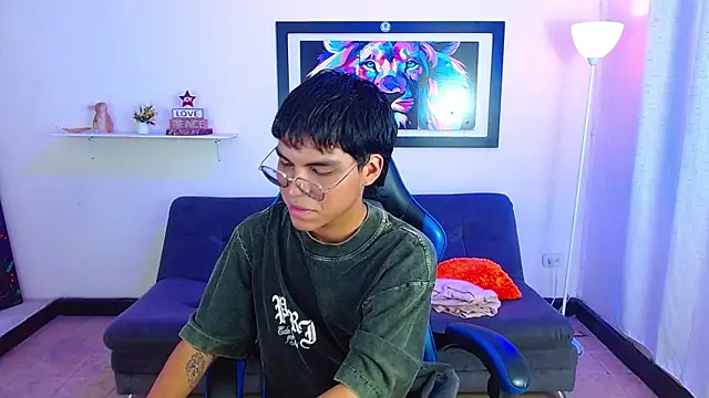 Maecum18 online show from May 2026 09:12:01 PM