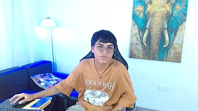 Maecum18 online show from July 2026 08:47:01 PM