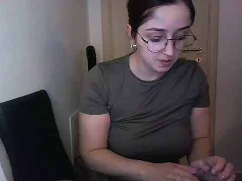 Snapshot of Scarlett-Quinn- chatting on February 2026 09:40:02 PM Scarlett-Quinn- online show from February 2026 09:40:02 PM