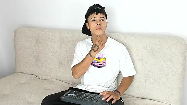 Snapshot of _Alex_Colton chatting on February 2026 10:41:01 PM Alex Colton online show from February 2026 10:41:01 PM