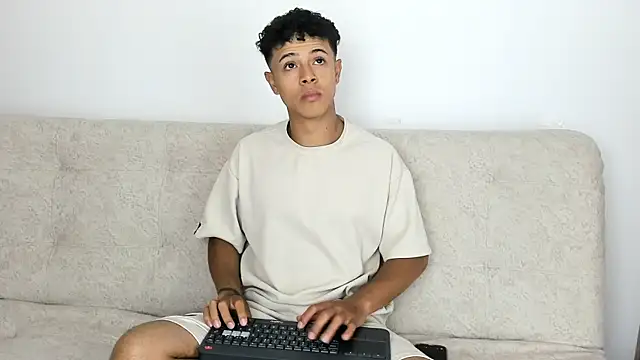 Snapshot of _Alex_Colton chatting on February 2026 10:17:01 PM Alex Colton online show from February 2026 10:17:01 PM