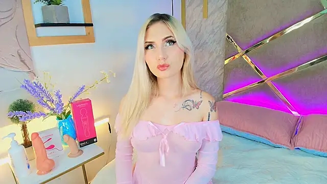 Mariluu  online show from May 2026 08:28:01 PM
