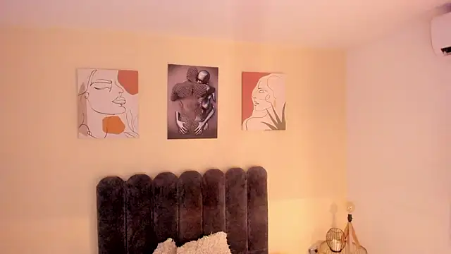 aura vega online show from March 2026 02:04:02 AM