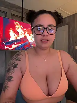 Snapshot of BabyChanntal chatting on February 2026 09:44:02 PM BabyChanntal online show from February 2026 09:44:02 PM