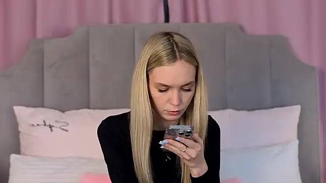 Snapshot of NikkiRyx chatting on May 2026 03:53:02 PM NikkiRyx online show from May 2026 03:53:02 PM
