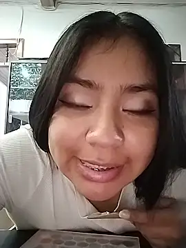 Noa Baker online show from May 2026 12:11:02 PM