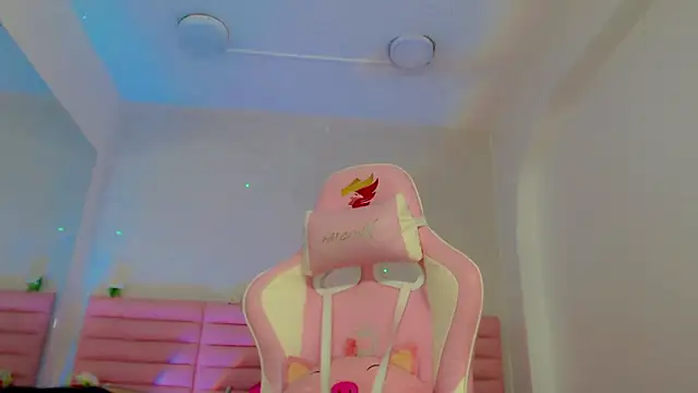 Snapshot of estefany_squirt1 chatting on February 2026 04:27:01 AM estefany squirt1 online show from February 2026 04:27:01 AM