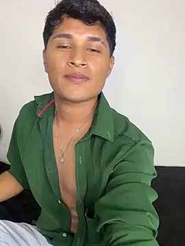 Snapshot of EithanMontoya chatting on February 2026 05:27:01 AM EithanMontoya online show from February 2026 05:27:01 AM