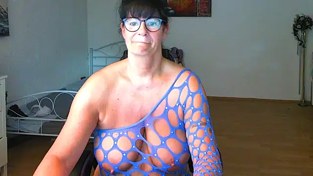 Sylly online show from May 2026 05:26:01 AM