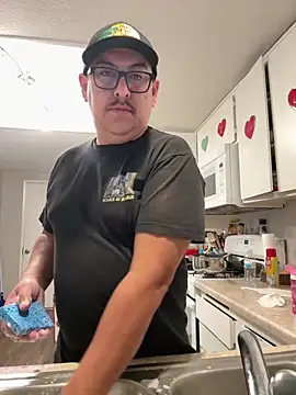 Snapshot of Skizm1986 chatting on February 2026 05:50:02 PM Skizm1986 online show from February 2026 05:50:02 PM