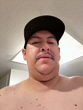 Snapshot of Skizm1986 chatting on February 2026 05:19:02 AM Skizm1986 online show from February 2026 05:19:02 AM